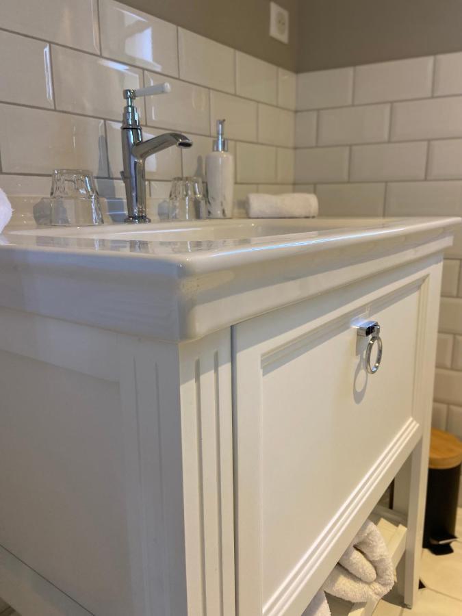 ロマン・シュル・イゼール La Tour Yveline Bed & Breakfast エクステリア 写真
