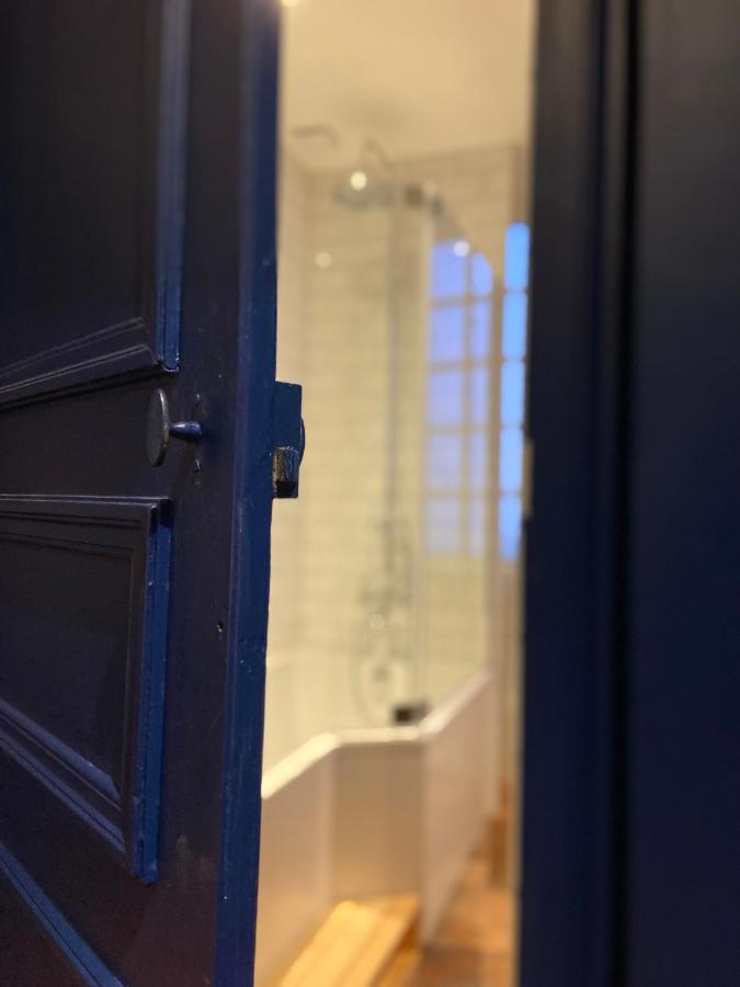 ロマン・シュル・イゼール La Tour Yveline Bed & Breakfast エクステリア 写真
